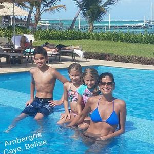 Meet your Posher, Robin